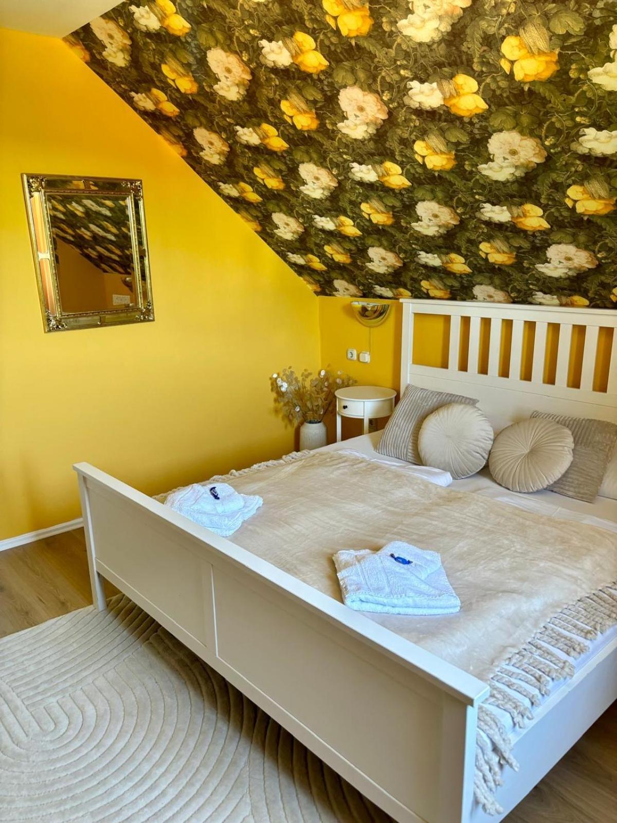 Themenhotel Rehlein Thale Luaran gambar