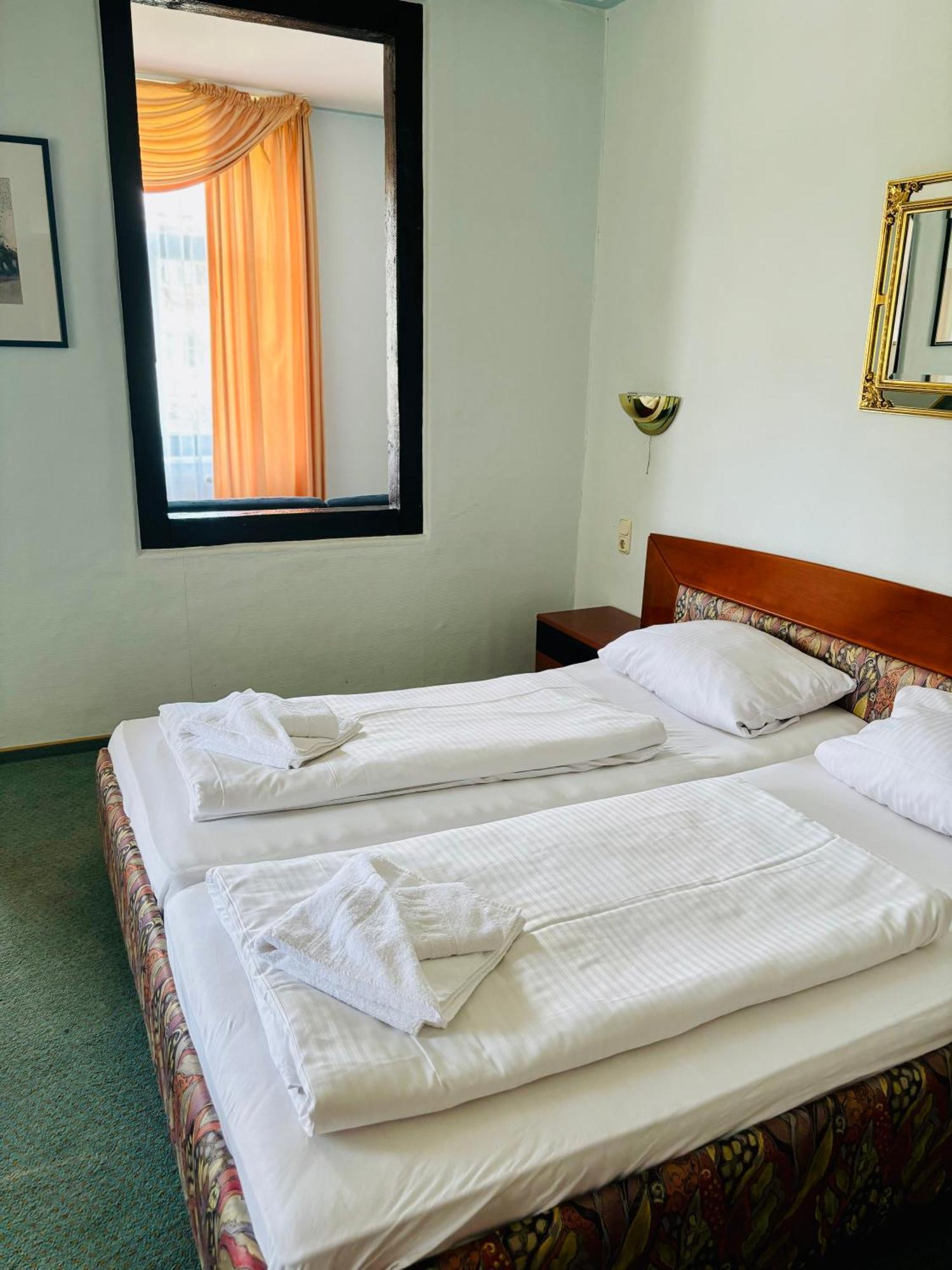 Themenhotel Rehlein Thale Luaran gambar